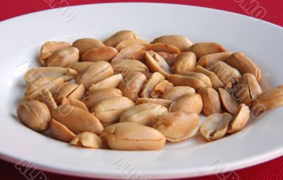 Roast peanuts