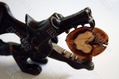 dragon nutcracker