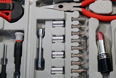 Instruments` Kit With Lipstick