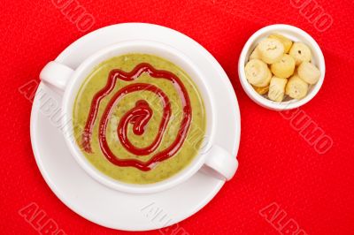 Spinach puree and bread croutons
