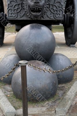King-cannons