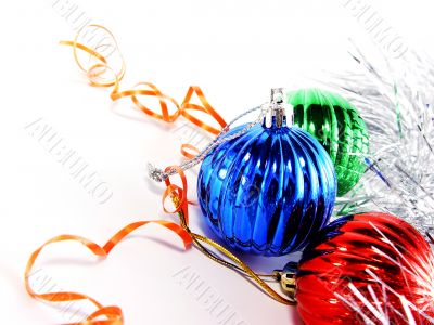 decorative balls with tinsel