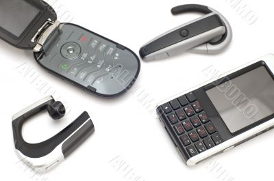 mobile phones with headphones