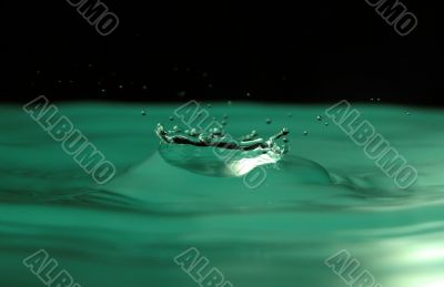 Water crown