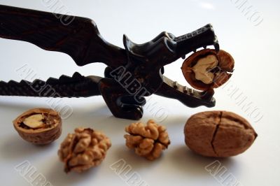 dragon nutcracker