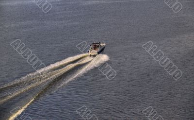 Speed boat
