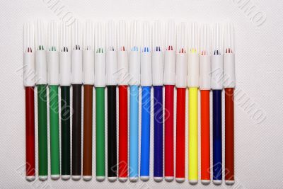 Set of color felt-tip pens.