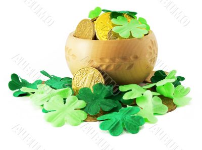 Saint patrick`s pot with gold and shamrock isolated
