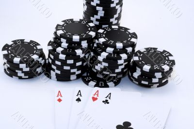 4 Aces wins