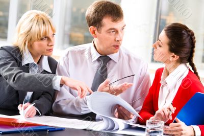 Listening to the leader