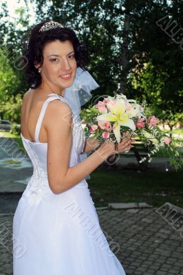 bride with lily flowers