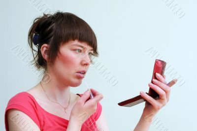 girl making up