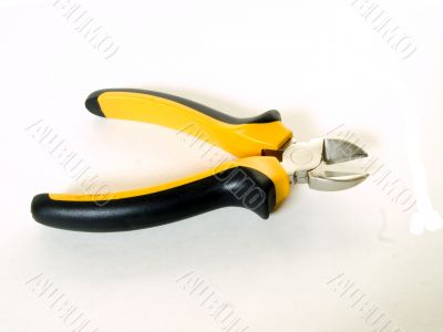 Wire cutters