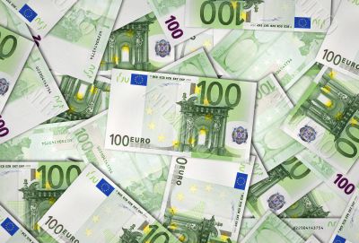 European Union banknotes of 100 Euro