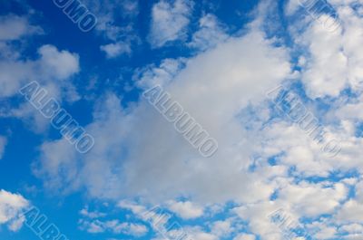  white clouds and blue sky