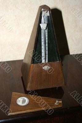 metronome without defensive lid