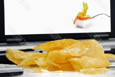 Chips ir Salad