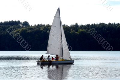SAILING ON THE BAY