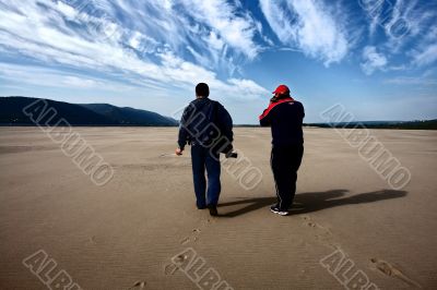 frends walking