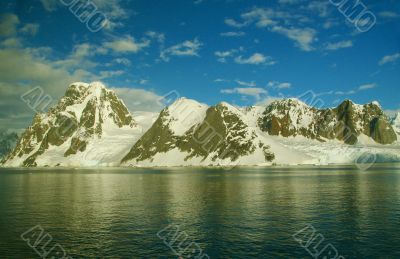 Icefall and glacier carved mountains