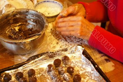 Making fine chocolate truffles