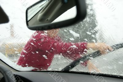 Winter driving: clearing the windshield