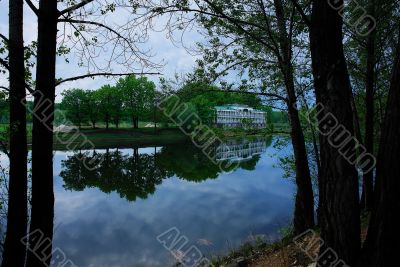 A house on the lake