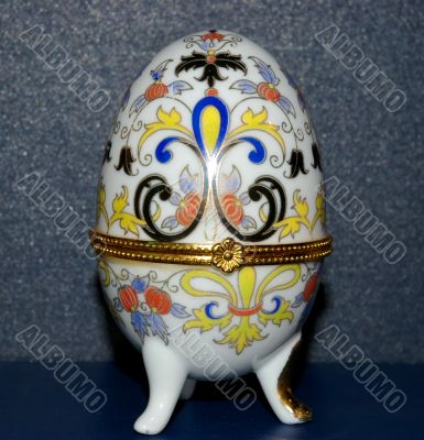 Peaster egg on turn blue background