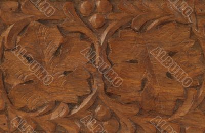 Leaves engraved on wood