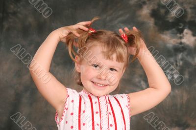 child keeps hairs