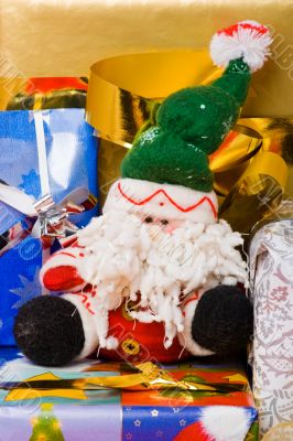 Santa puppet with gifts