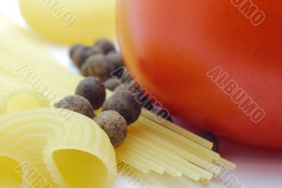 Pasta, pepper and tomato