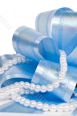 Bow and pearls
