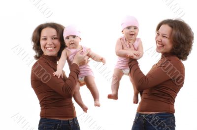 twin-looking mothers