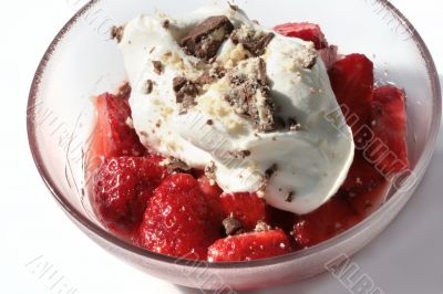 strawberries with cream sprinkled chocolate biscuits