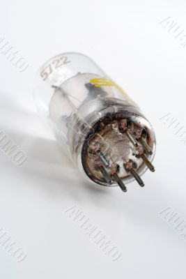 Vacuum tube