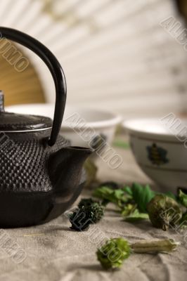 The Chinese teapot and two cups