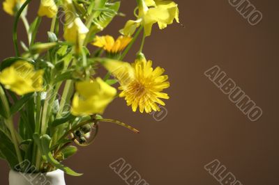spontaneous flowers bouquet