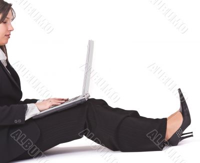 Woman wotking on laptop