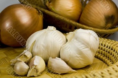 onions and garlics