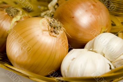 onions and garlics