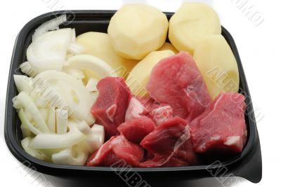 Raws meat, potato and onion