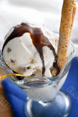 ice cream sundae