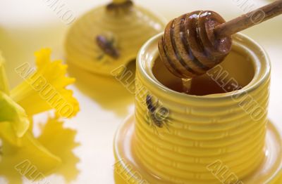 honey with spoon