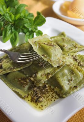 pesto ravioli