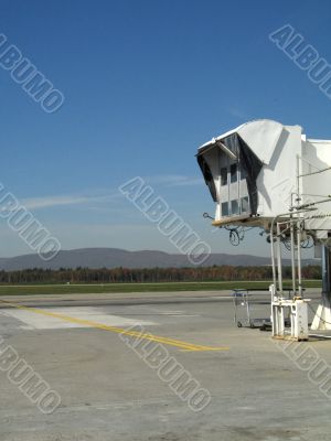 airplane empty gate