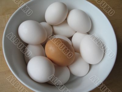 bowl of white and brown eggs