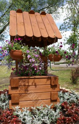 Bedflower in shape of well