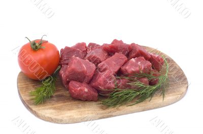 Raw beef with tomato and dill