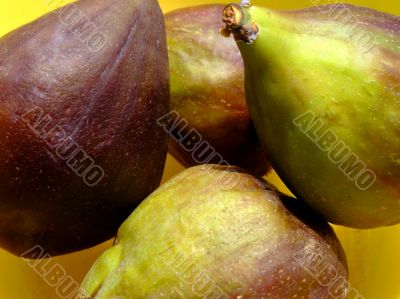 Ripe figs